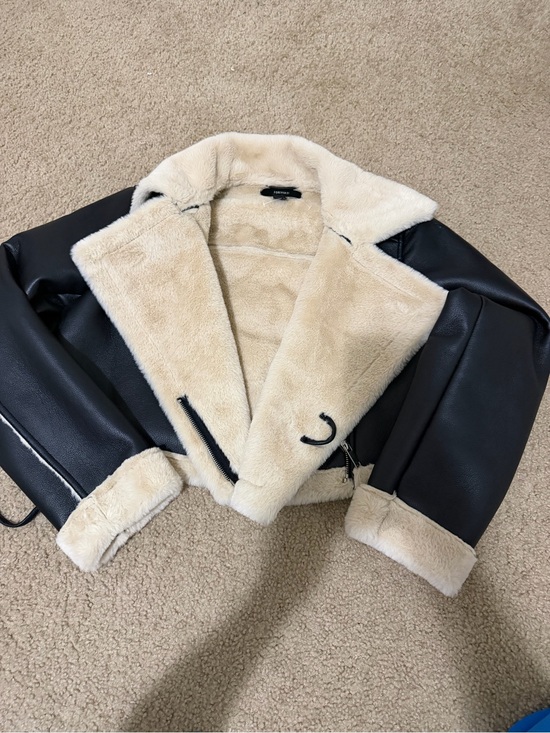 Forever 21 Jackets & Blazers - Forever 21 Black Faux Leather Jacket with Cream Faux-Shearling